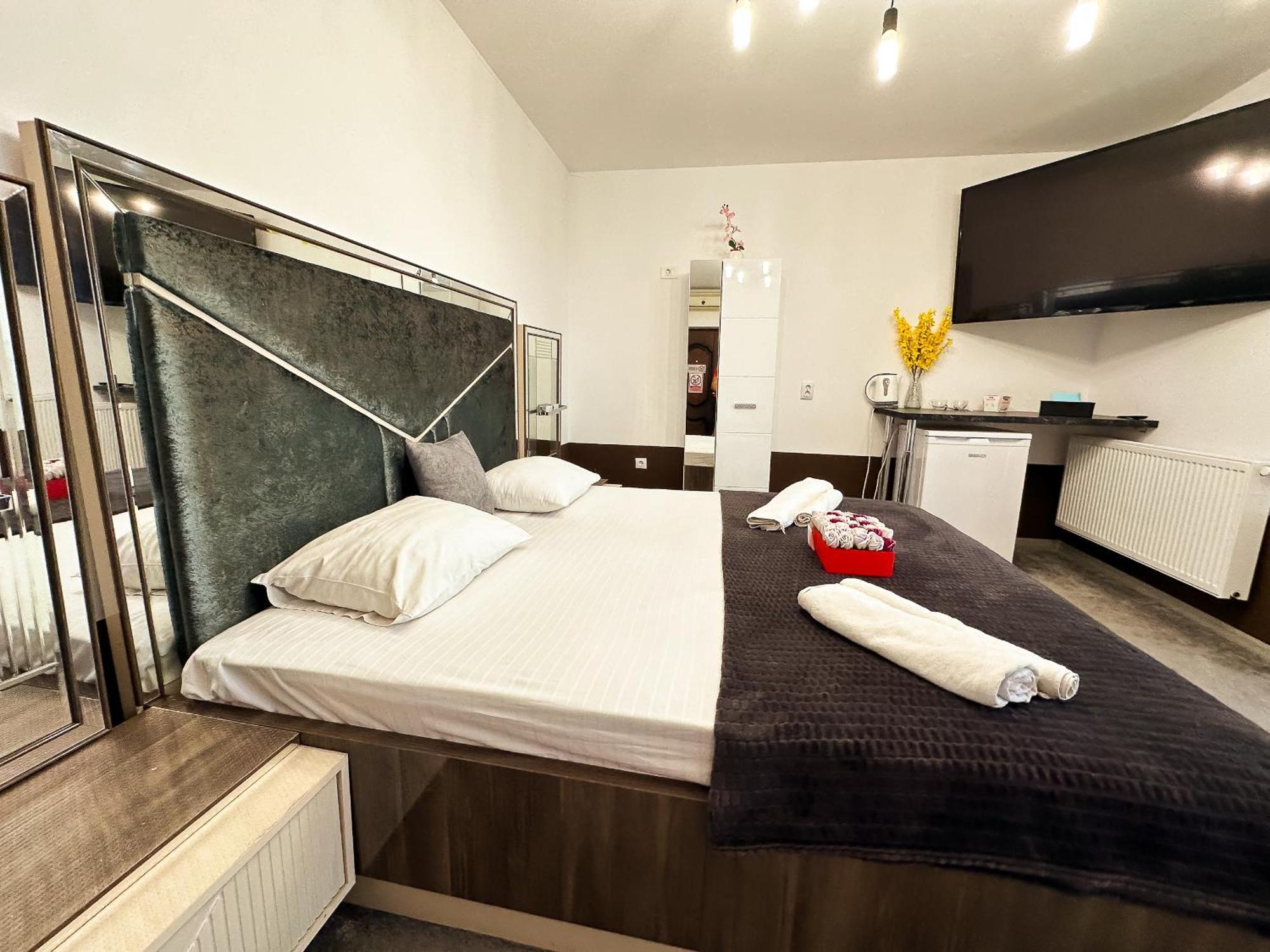 The Royal - Studio With Balcony & Panoramic View Craiova Exterior foto