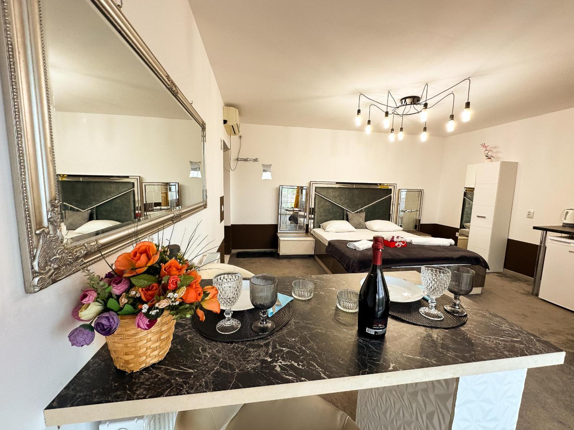 The Royal - Studio With Balcony & Panoramic View Craiova Exterior foto